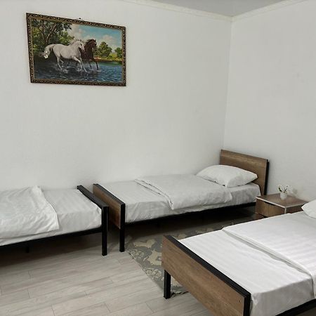 Hostel,Halal Хостел,Халал Tokmok Zewnętrze zdjęcie