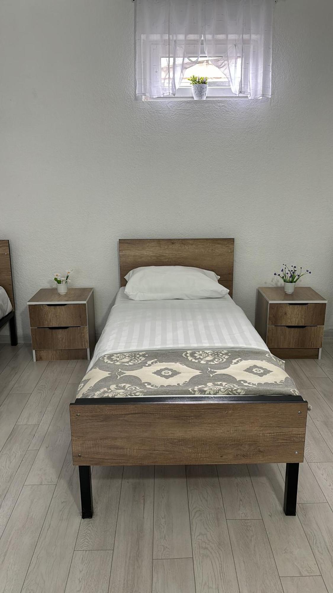 Hostel,Halal Хостел,Халал Tokmok Zewnętrze zdjęcie