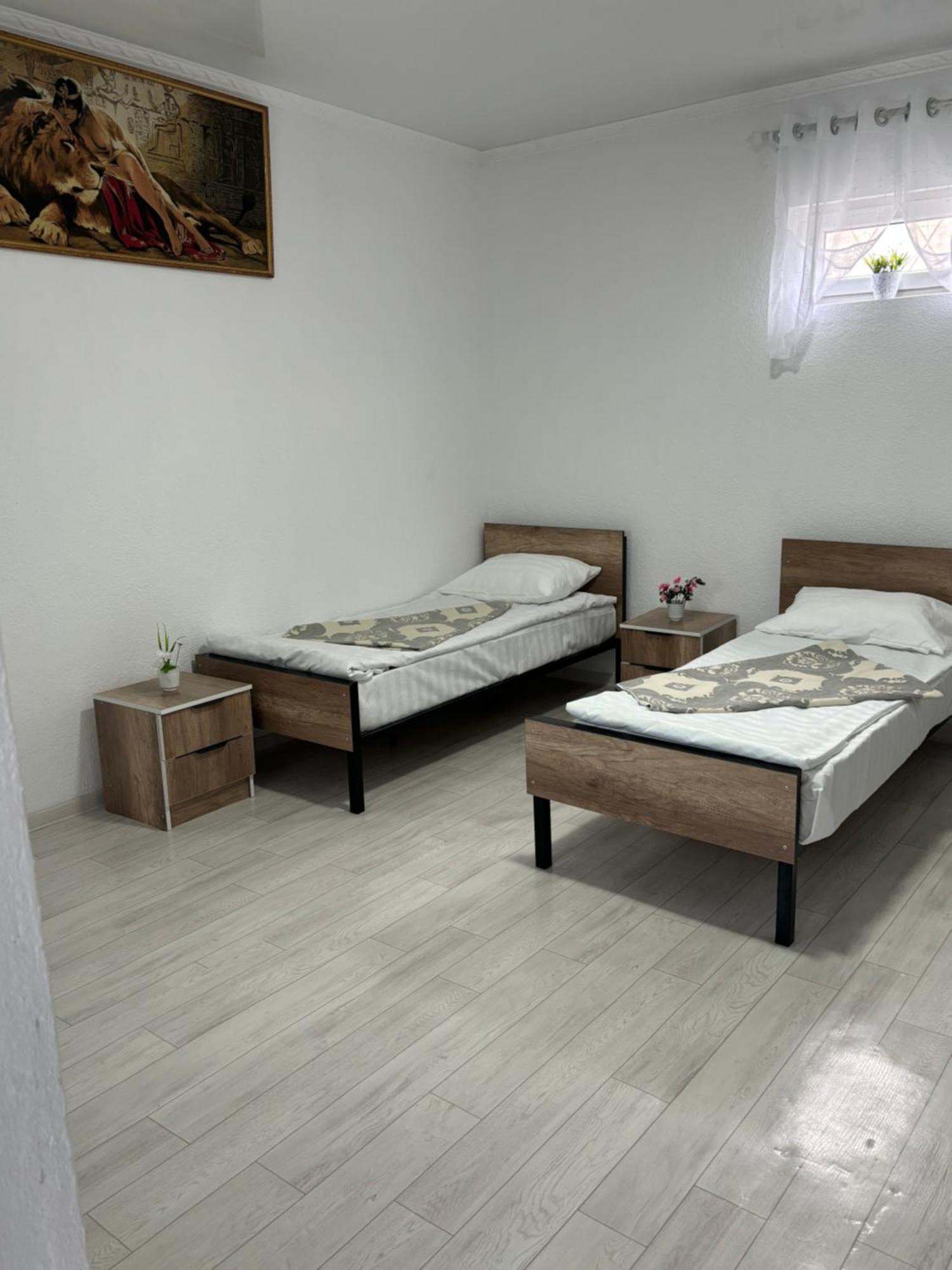 Hostel,Halal Хостел,Халал Tokmok Zewnętrze zdjęcie