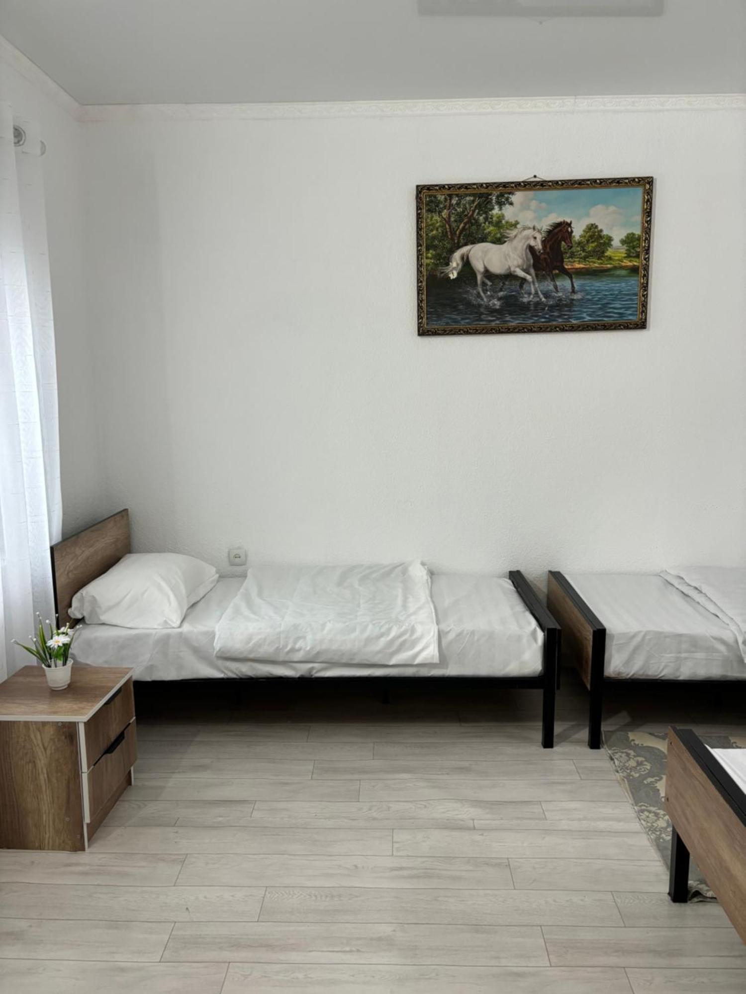 Hostel,Halal Хостел,Халал Tokmok Zewnętrze zdjęcie
