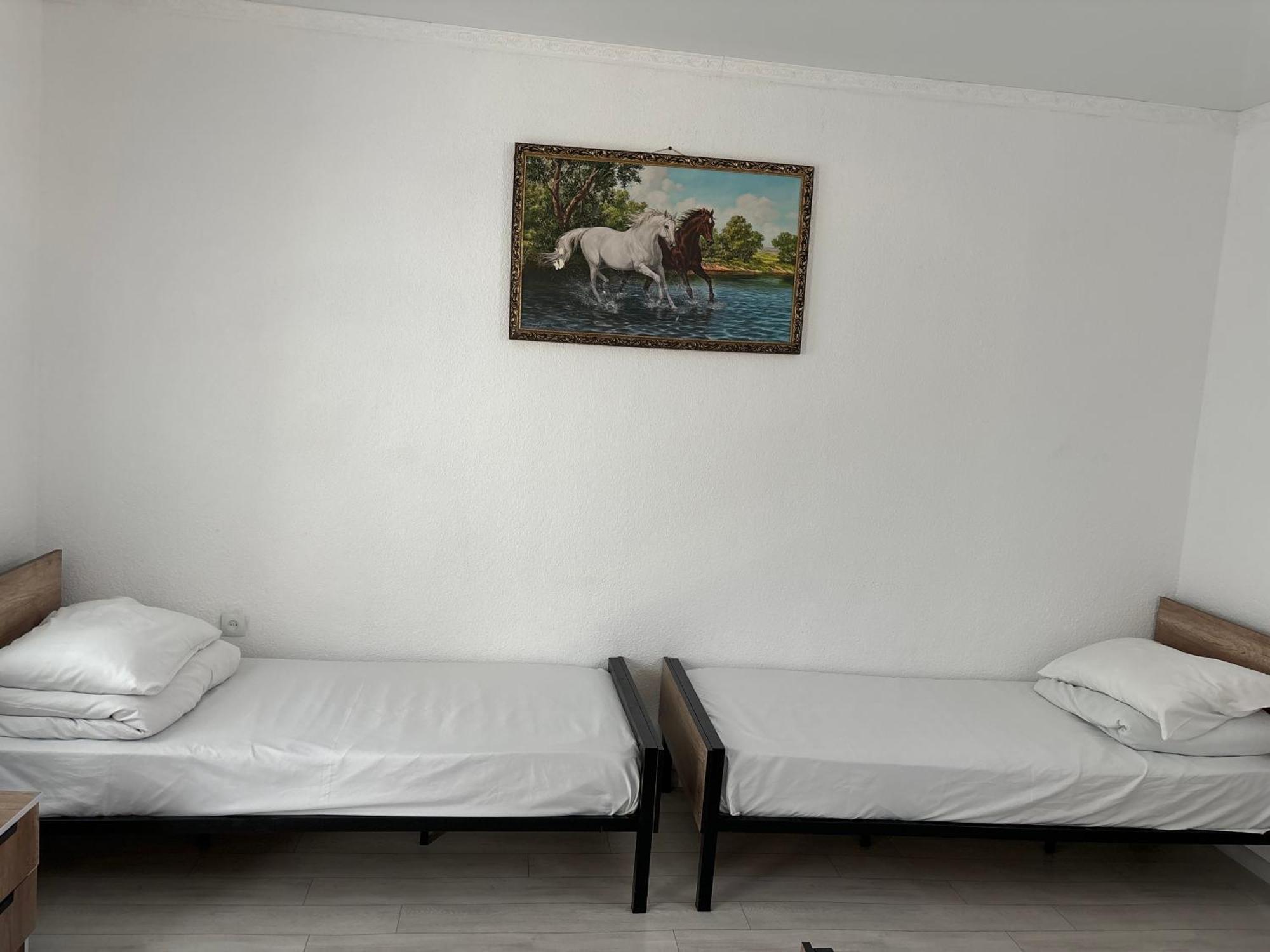 Hostel,Halal Хостел,Халал Tokmok Zewnętrze zdjęcie