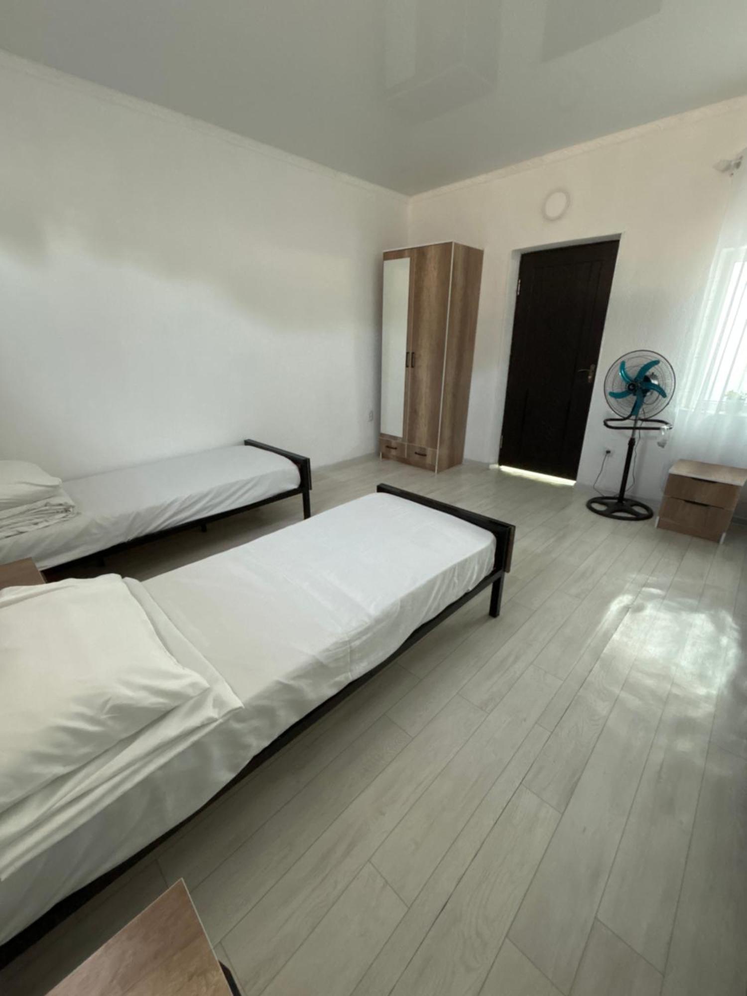 Hostel,Halal Хостел,Халал Tokmok Zewnętrze zdjęcie