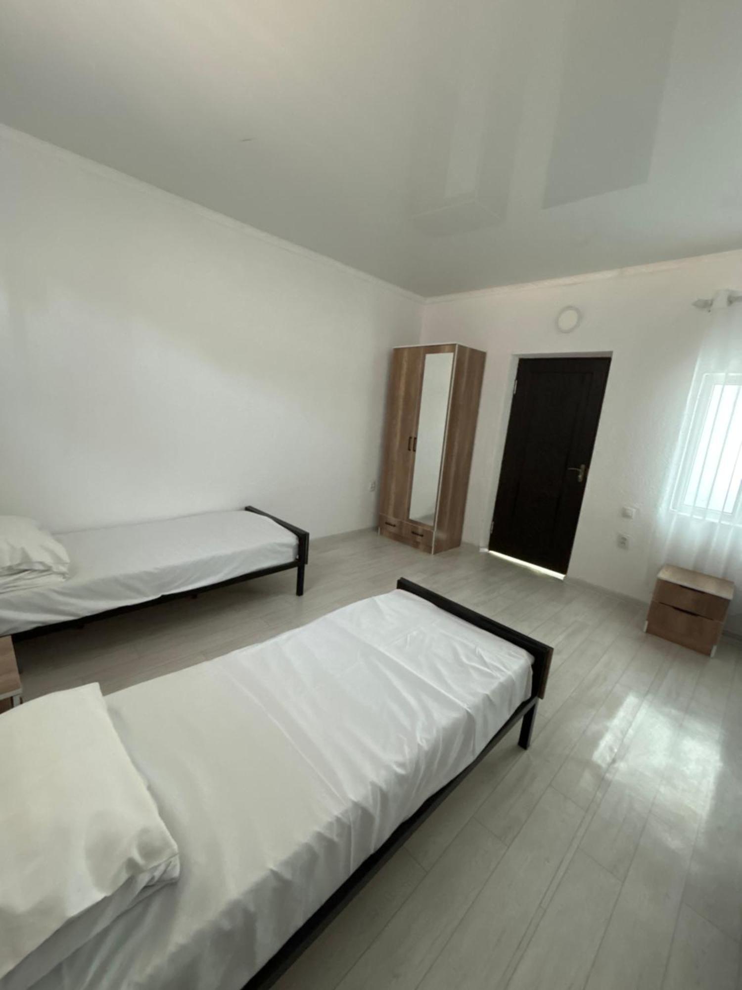 Hostel,Halal Хостел,Халал Tokmok Zewnętrze zdjęcie